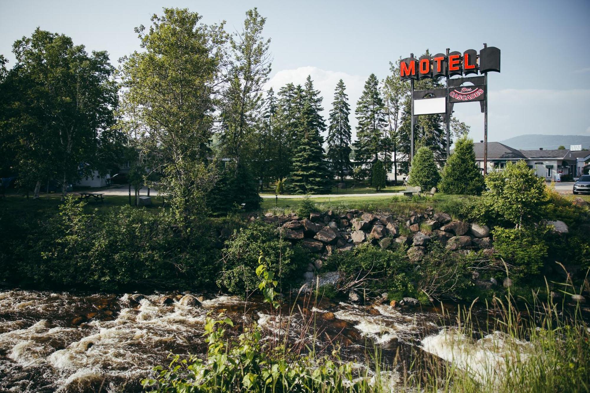 Motel Des Cascades Baie-Saint-Paul Eksteriør bilde