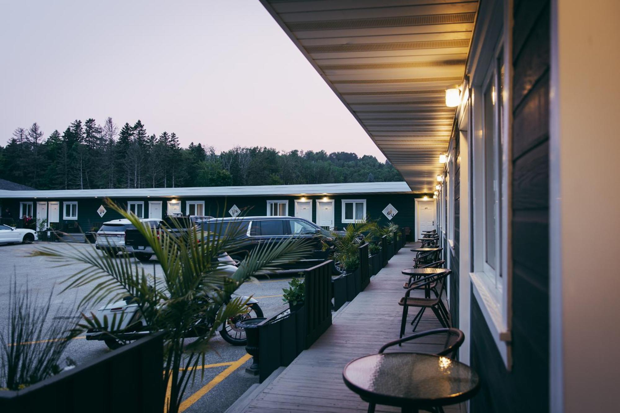 Motel Des Cascades Baie-Saint-Paul Eksteriør bilde