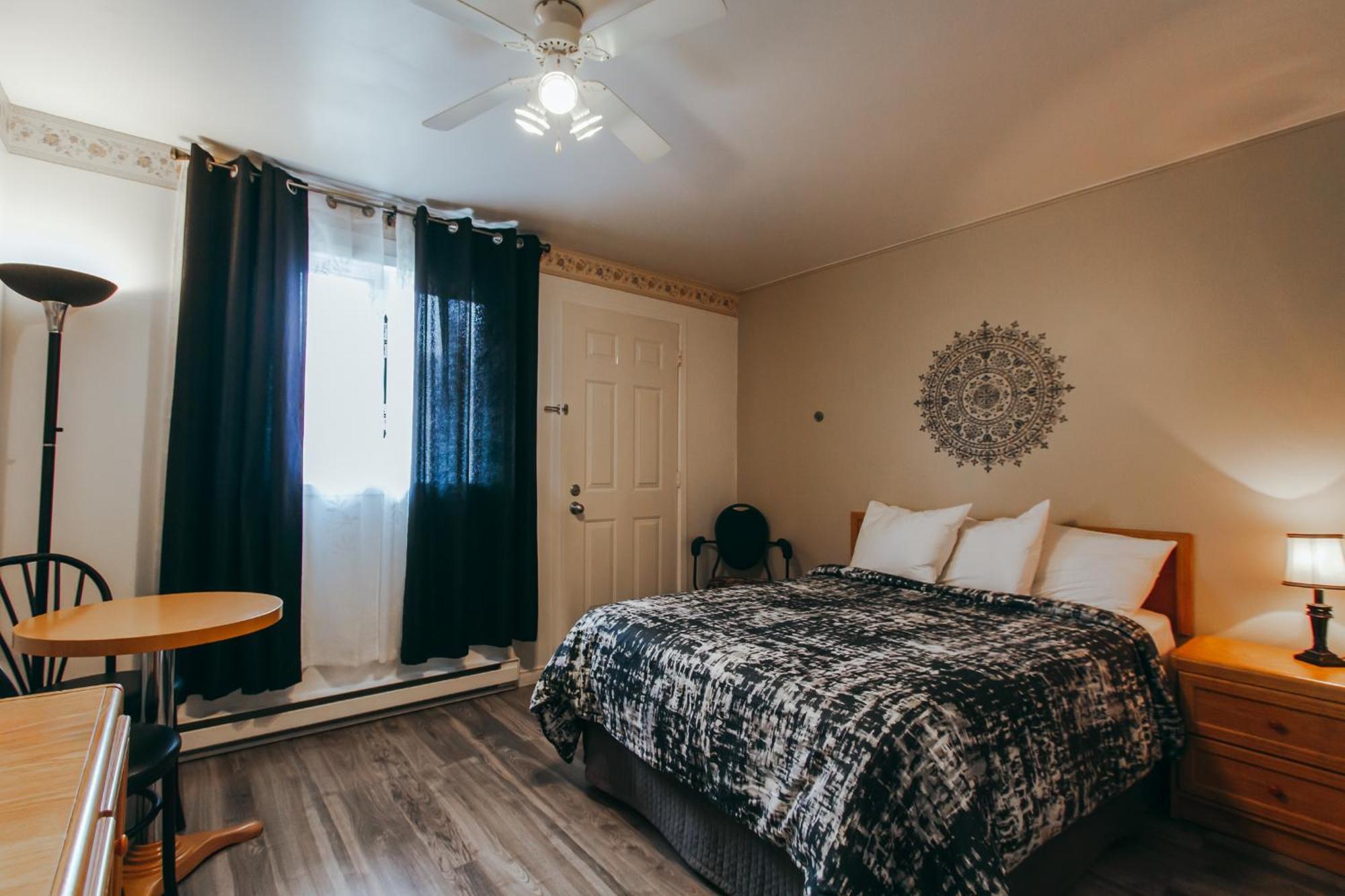 Motel Des Cascades Baie-Saint-Paul Eksteriør bilde